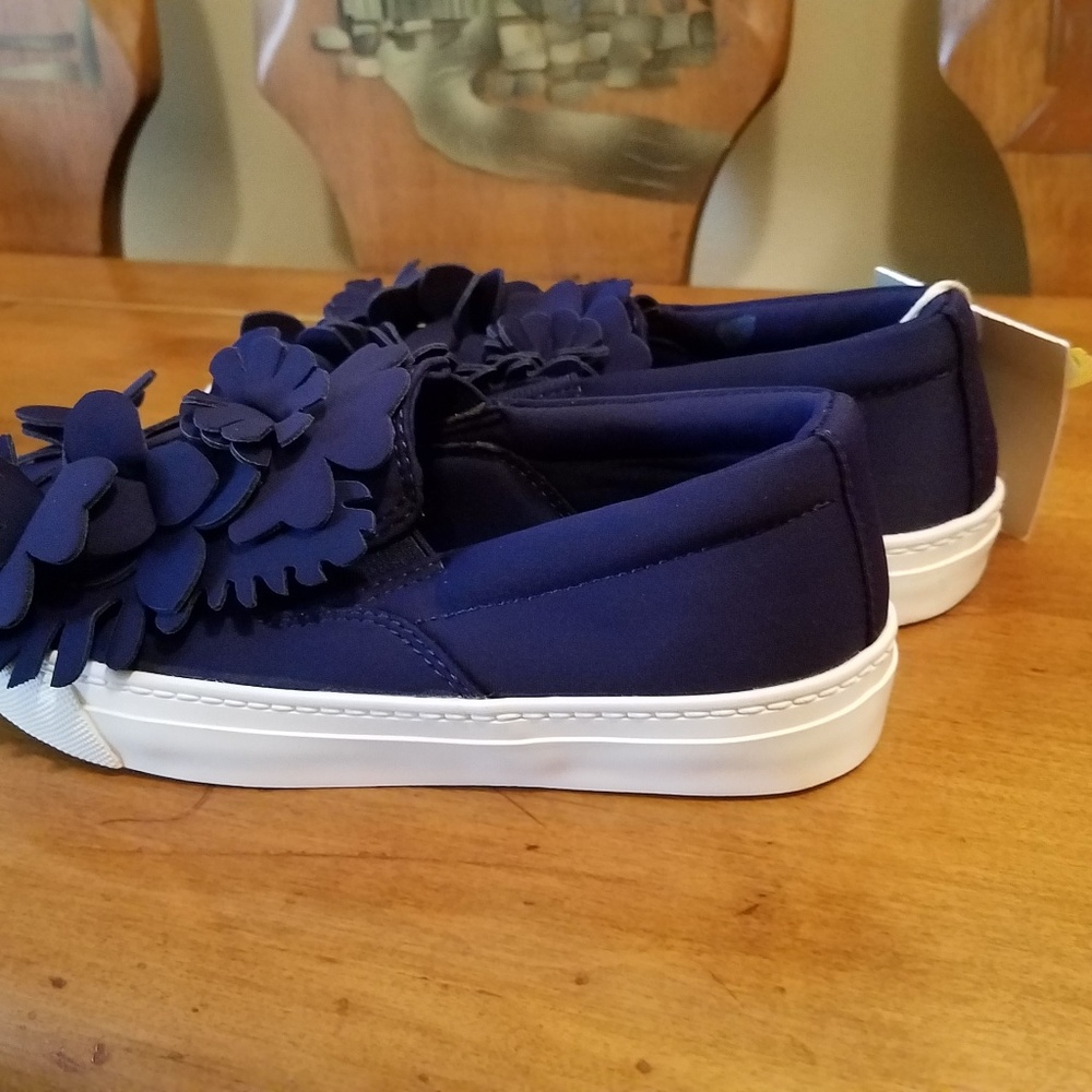 Zara Girls Blue Shoes with petals pattern NWT